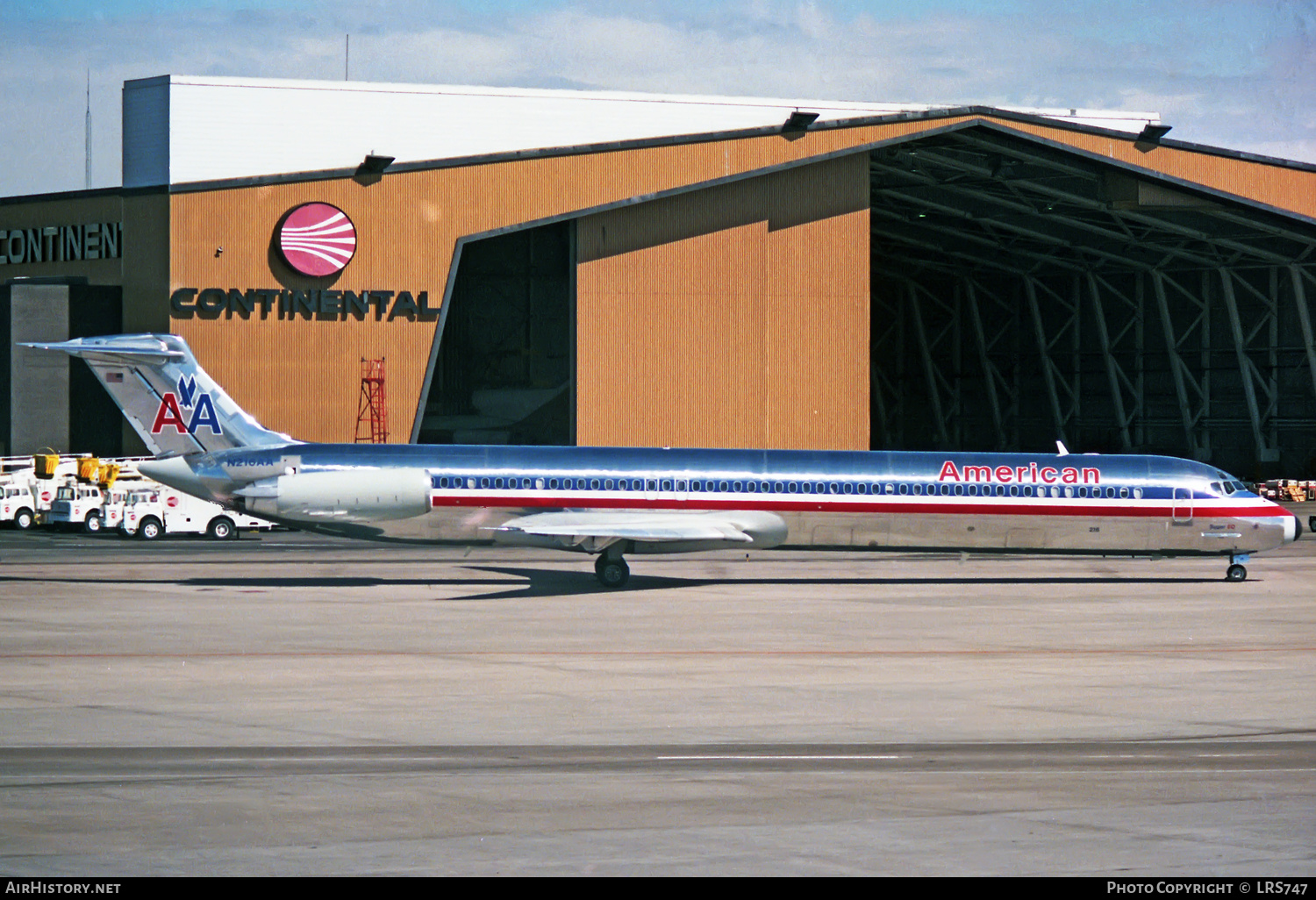 Aircraft Photo of N216AA | McDonnell Douglas MD-82 (DC-9-82) | American Airlines | AirHistory.net #338627