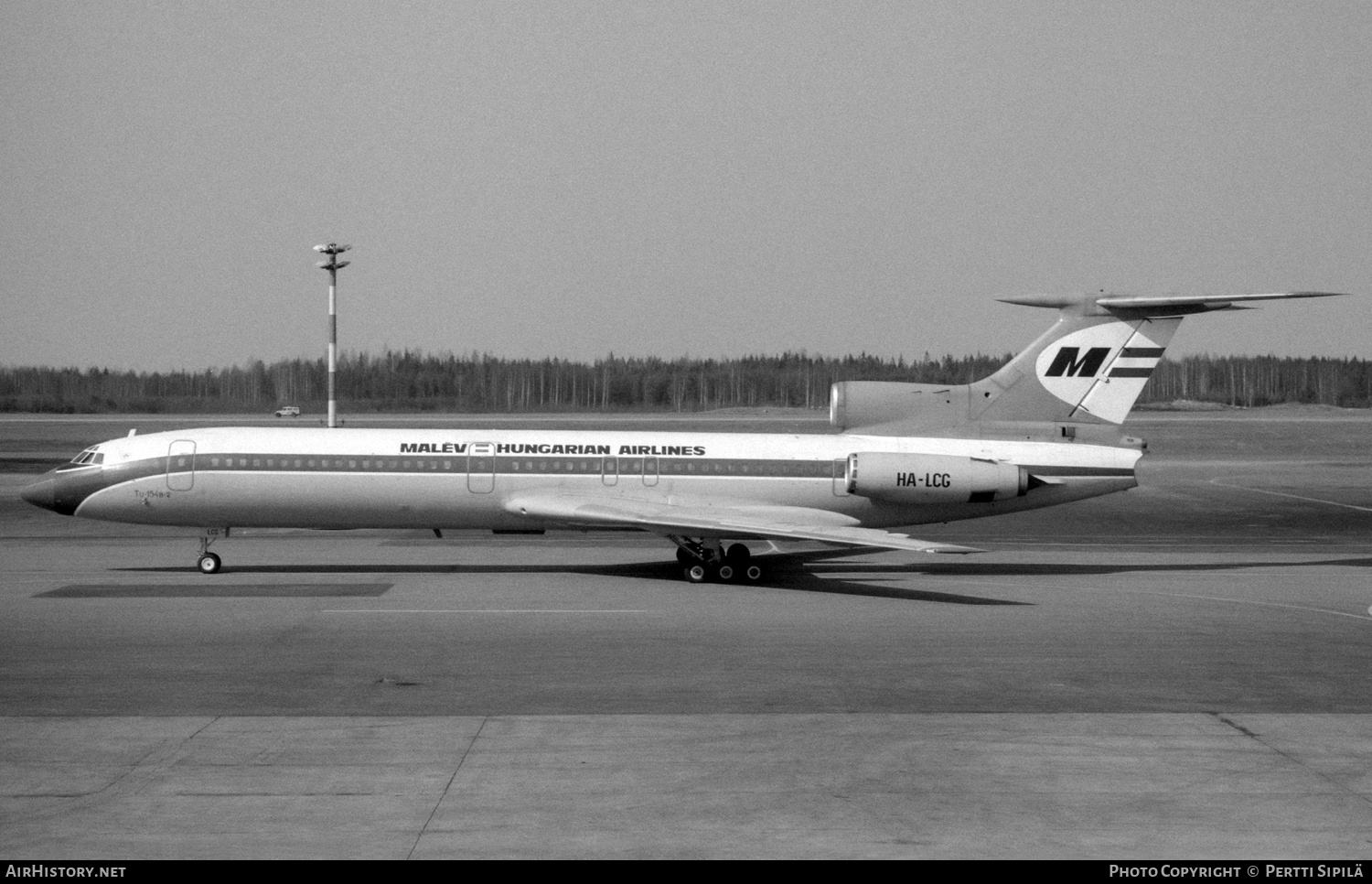 Aircraft Photo of HA-LCG | Tupolev Tu-154B-2 | Malév - Hungarian Airlines | AirHistory.net #338652