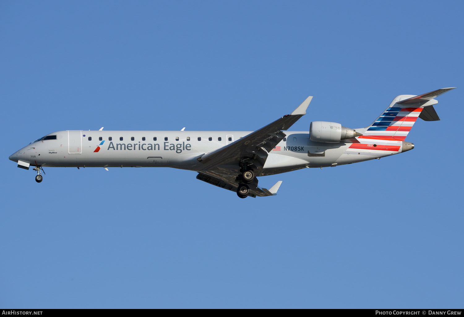 Aircraft Photo of N708SK | Bombardier CRJ-701ER (CL-600-2C10) | American Eagle | AirHistory.net #338706