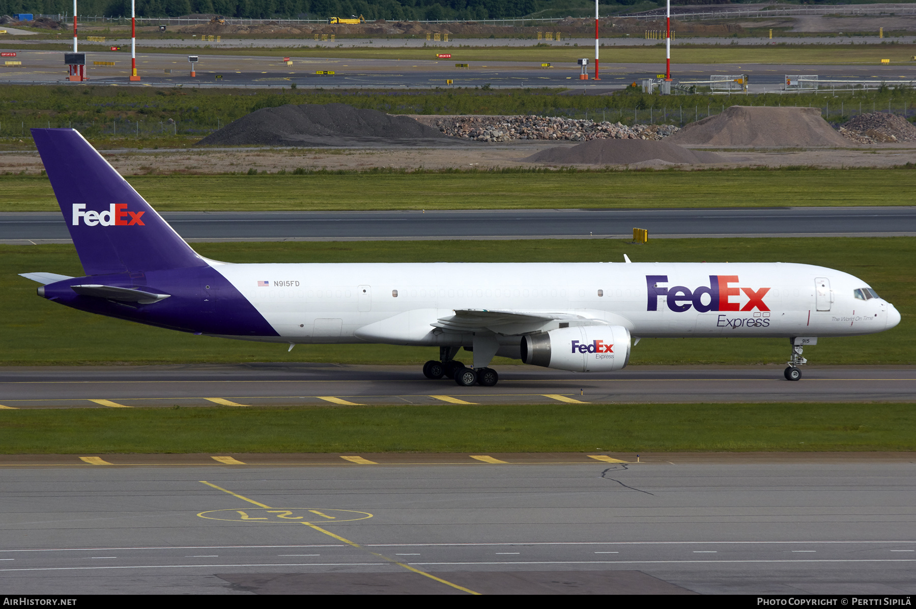 Aircraft Photo of N915FD | Boeing 757-236/SF | FedEx Express - Federal Express | AirHistory.net #338979