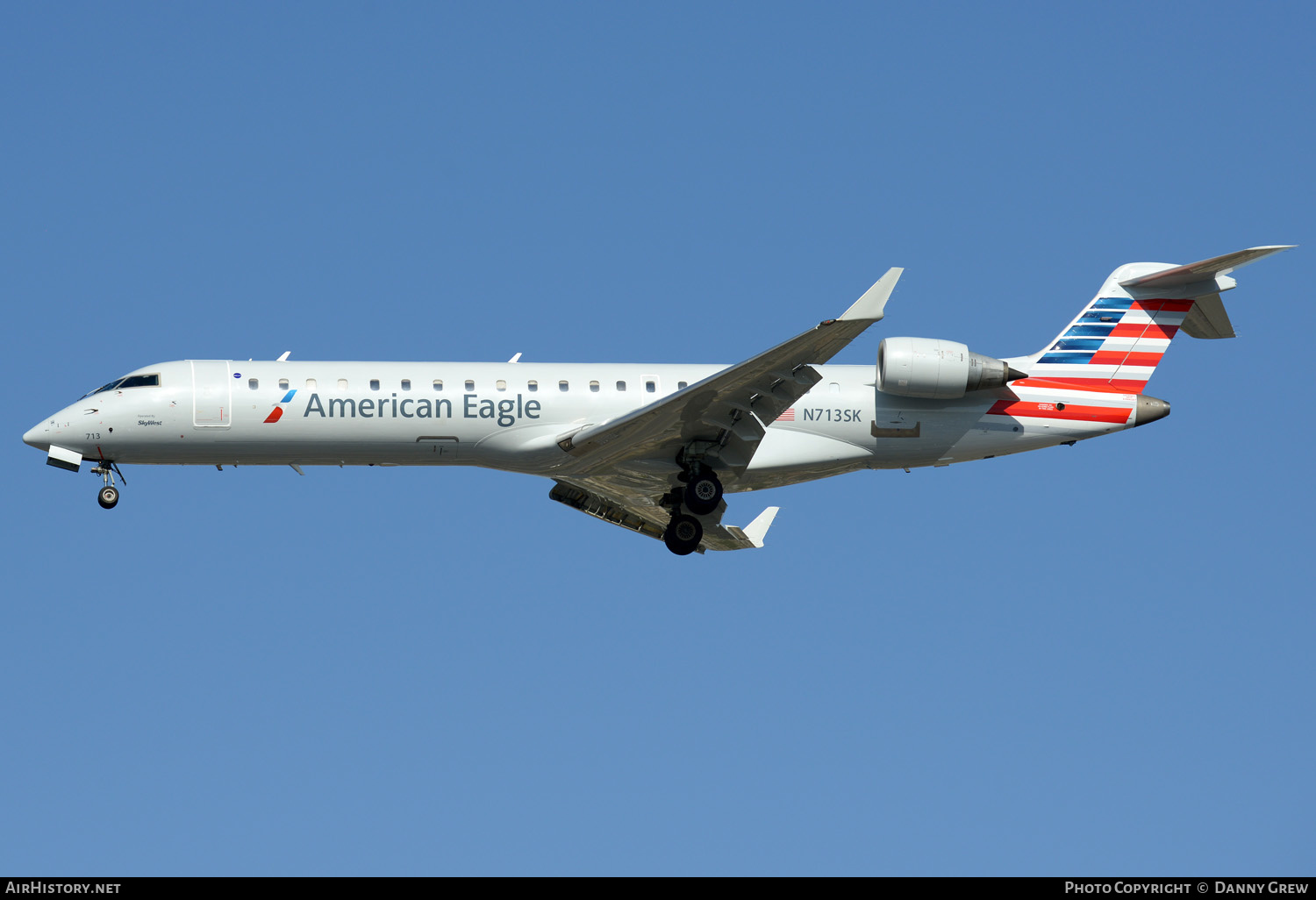 Aircraft Photo of N713SK | Bombardier CRJ-701ER (CL-600-2C10) | American Eagle | AirHistory.net #338987