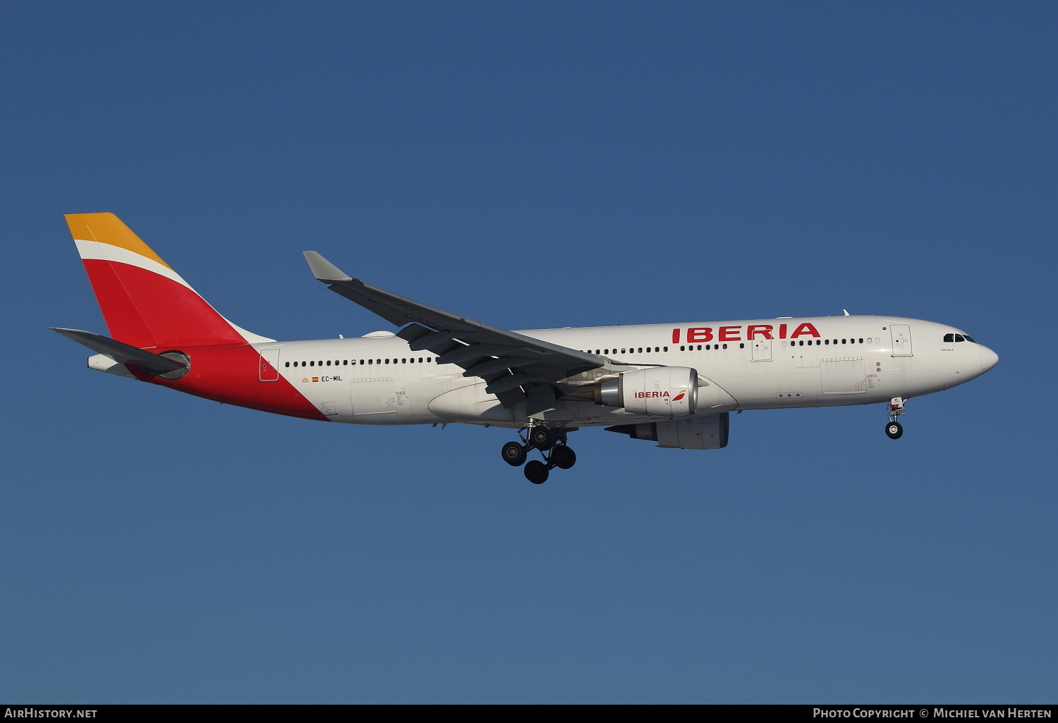 Aircraft Photo of EC-MIL | Airbus A330-202 | Iberia | AirHistory.net #339000