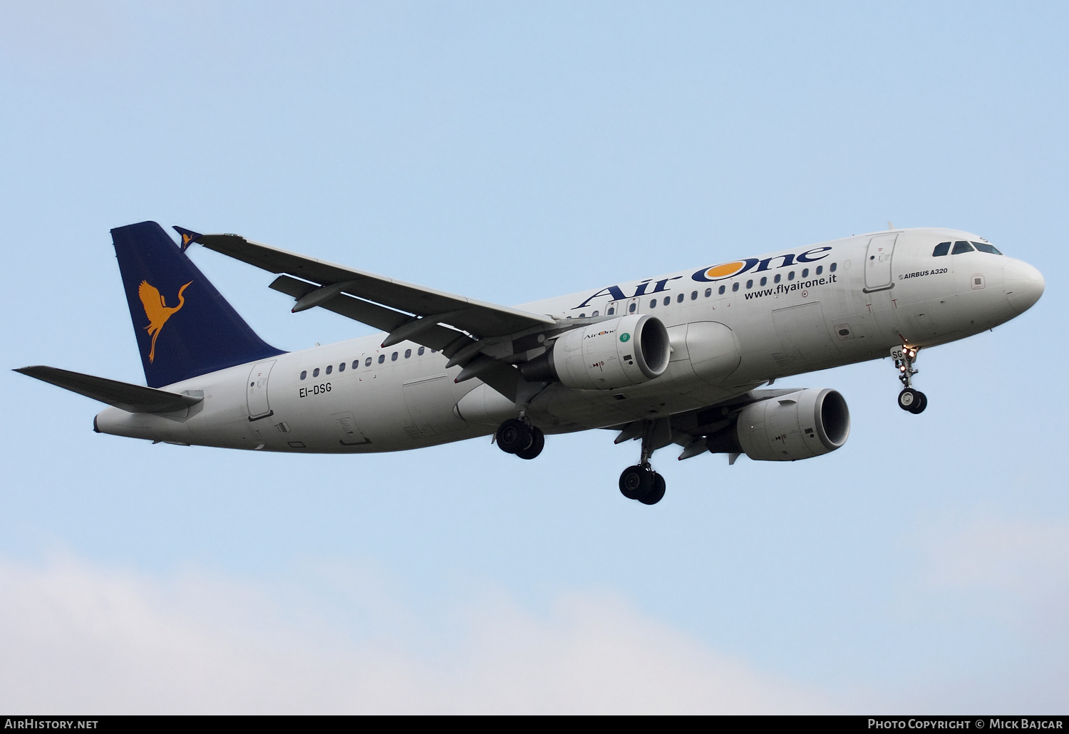 Aircraft Photo of EI-DSG | Airbus A320-216 | Air One | AirHistory.net #339068