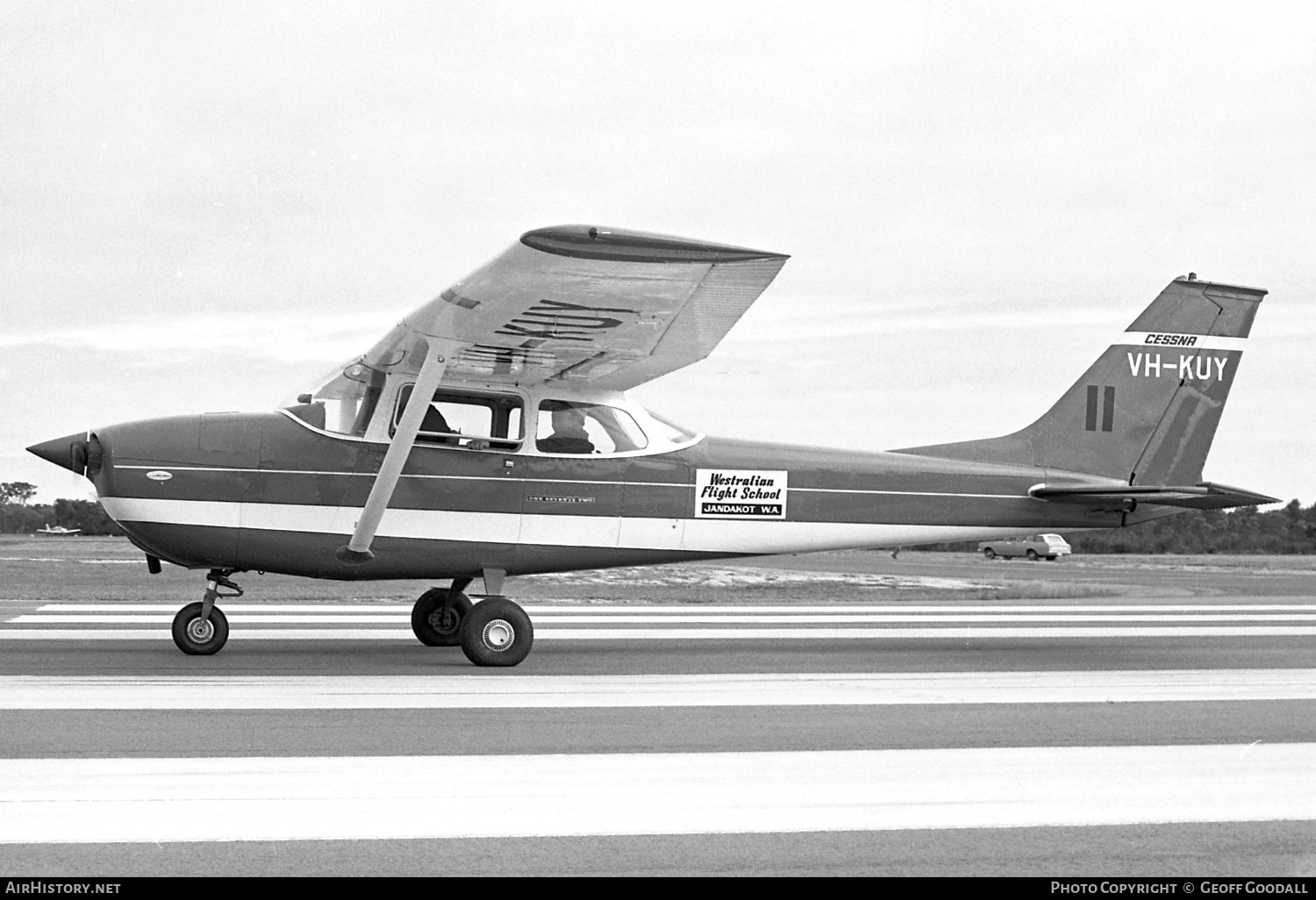 Aircraft Photo of VH-KUY | Cessna 172K Skyhawk II | Westralian Flight School | AirHistory.net #339129