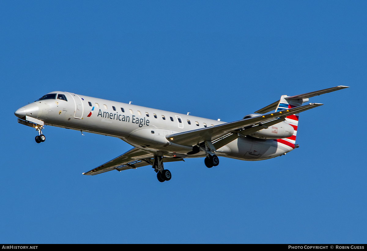 Aircraft Photo of N611AE | Embraer ERJ-145LR (EMB-145LR) | American Eagle | AirHistory.net #339137