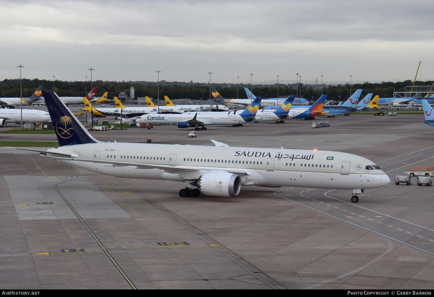 Aircraft Photo of HZ-ARH | Boeing 787-9 Dreamliner | Saudia - Saudi Arabian Airlines | AirHistory.net #339180