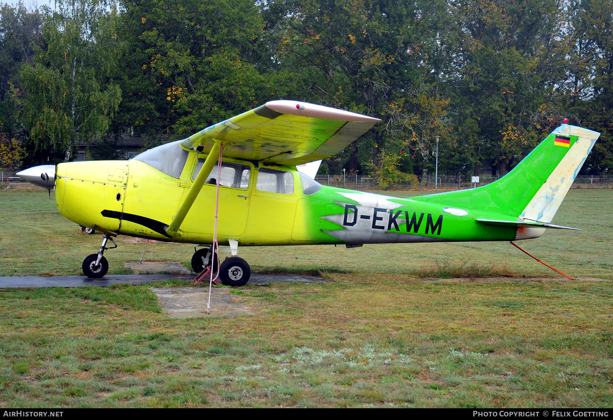 Aircraft Photo of D-EKWM | Cessna 182E Skylane | Berliner Fallschirmsportverband | AirHistory.net #339215