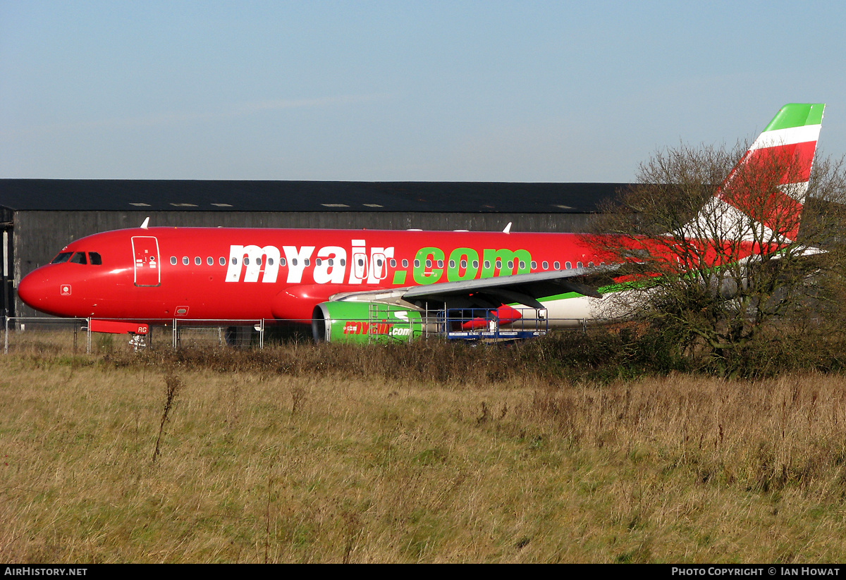 Aircraft Photo of EI-DRG | Airbus A320-231 | Myair | AirHistory.net #339241