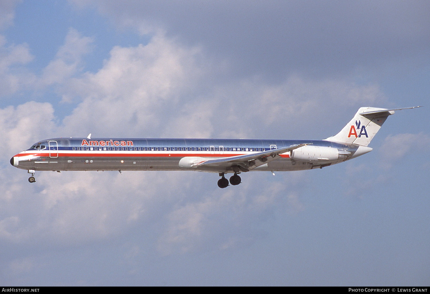 Aircraft Photo of N572AA | McDonnell Douglas MD-83 (DC-9-83) | American Airlines | AirHistory.net #339263