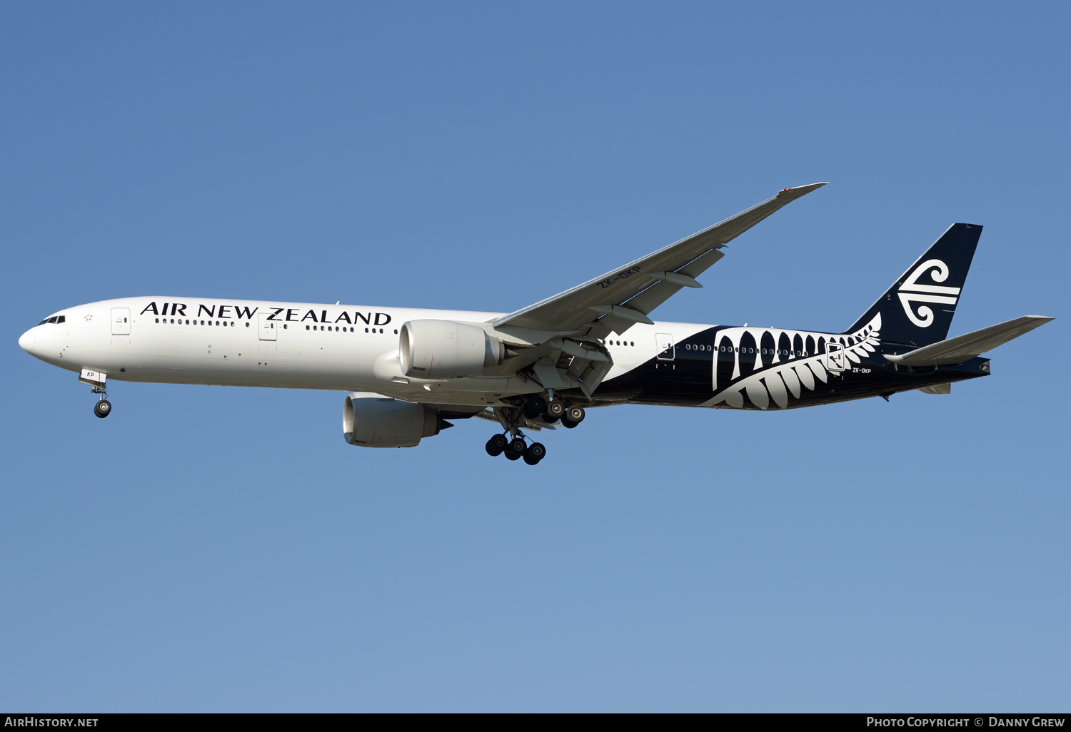 Aircraft Photo of ZK-OKP | Boeing 777-319/ER | Air New Zealand | AirHistory.net #339384