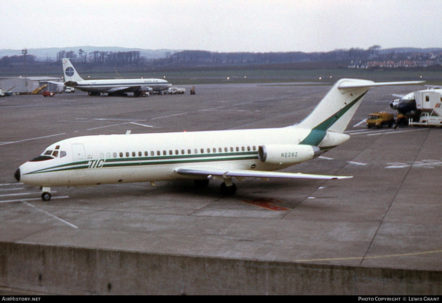 Aircraft Photo of N228Z | McDonnell Douglas DC-9-15 | TIC - Tracy Investment Corporation | AirHistory.net #339433