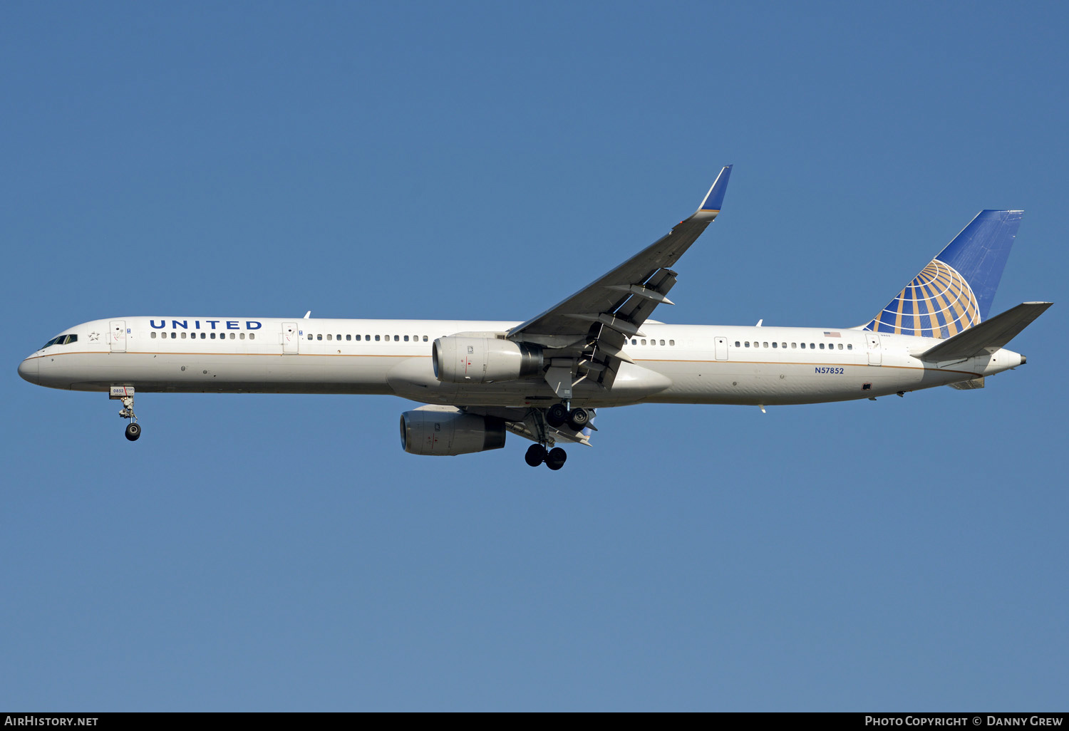 Aircraft Photo of N57852 | Boeing 757-324 | United Airlines | AirHistory.net #339609