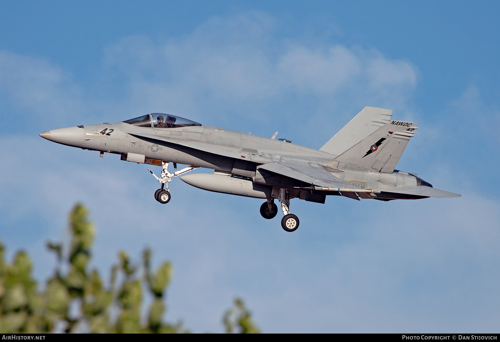 Aircraft Photo of 164675 | McDonnell Douglas F/A-18C Hornet | USA - Navy | AirHistory.net #339684