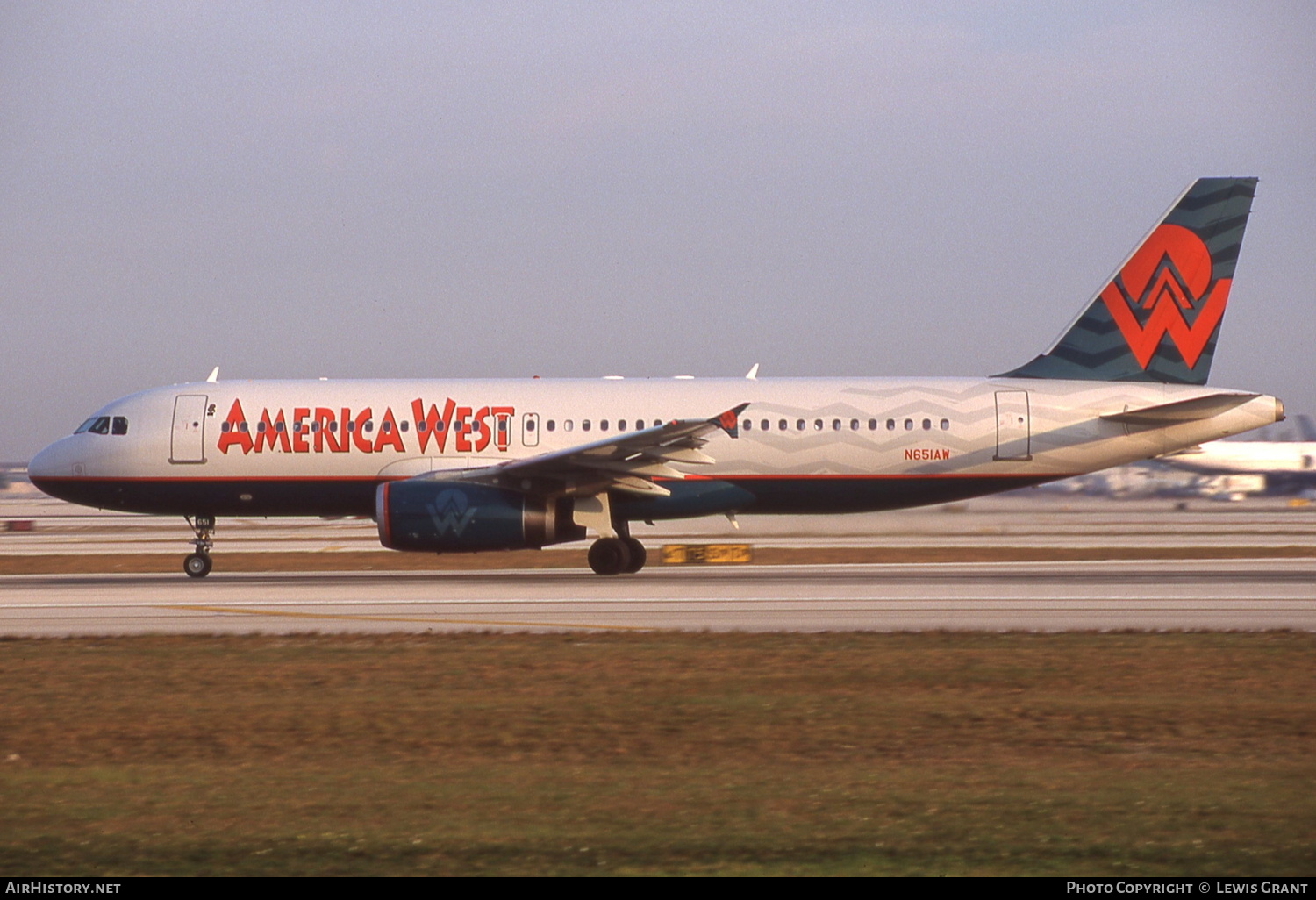 Aircraft Photo of N651AW | Airbus A320-232 | America West Airlines | AirHistory.net #339695