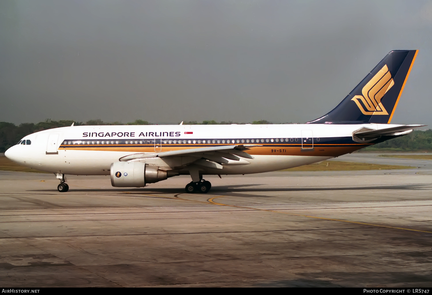 Aircraft Photo of 9V-STI | Airbus A310-222 | Singapore Airlines | AirHistory.net #339753