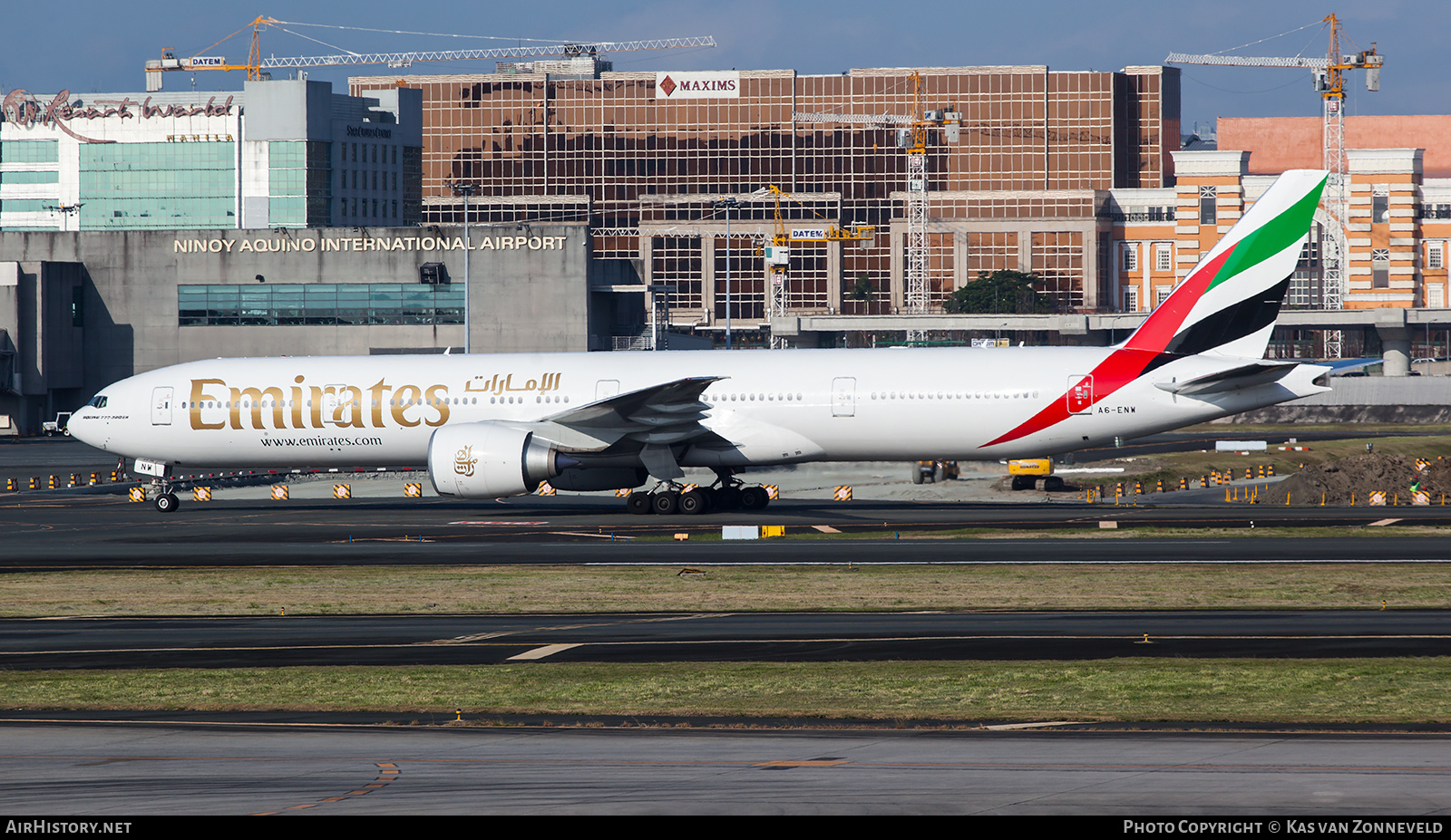 Aircraft Photo of A6-ENW | Boeing 777-31H/ER | Emirates | AirHistory.net #339780