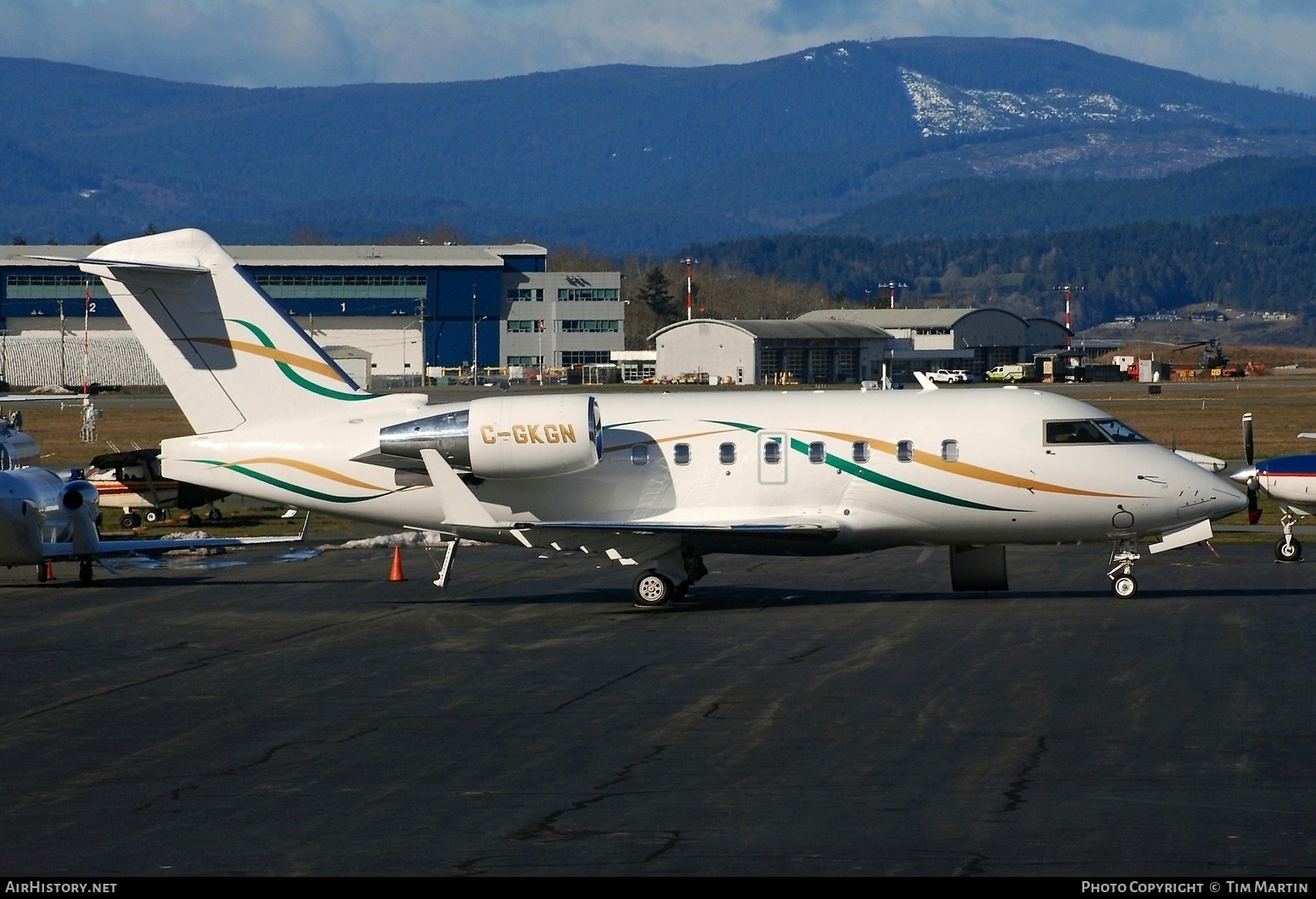 Aircraft Photo of C-GKGN | Bombardier Challenger 604 (CL-600-2B16) | AirHistory.net #339873