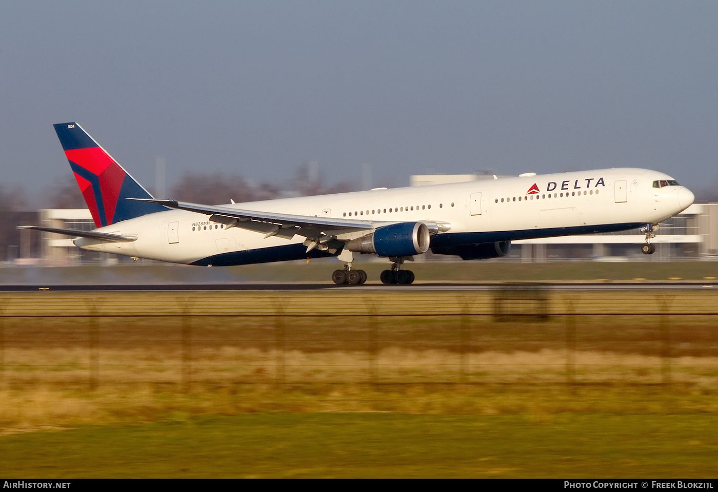 Aircraft Photo of N828MH | Boeing 767-432/ER | Delta Air Lines | AirHistory.net #339880
