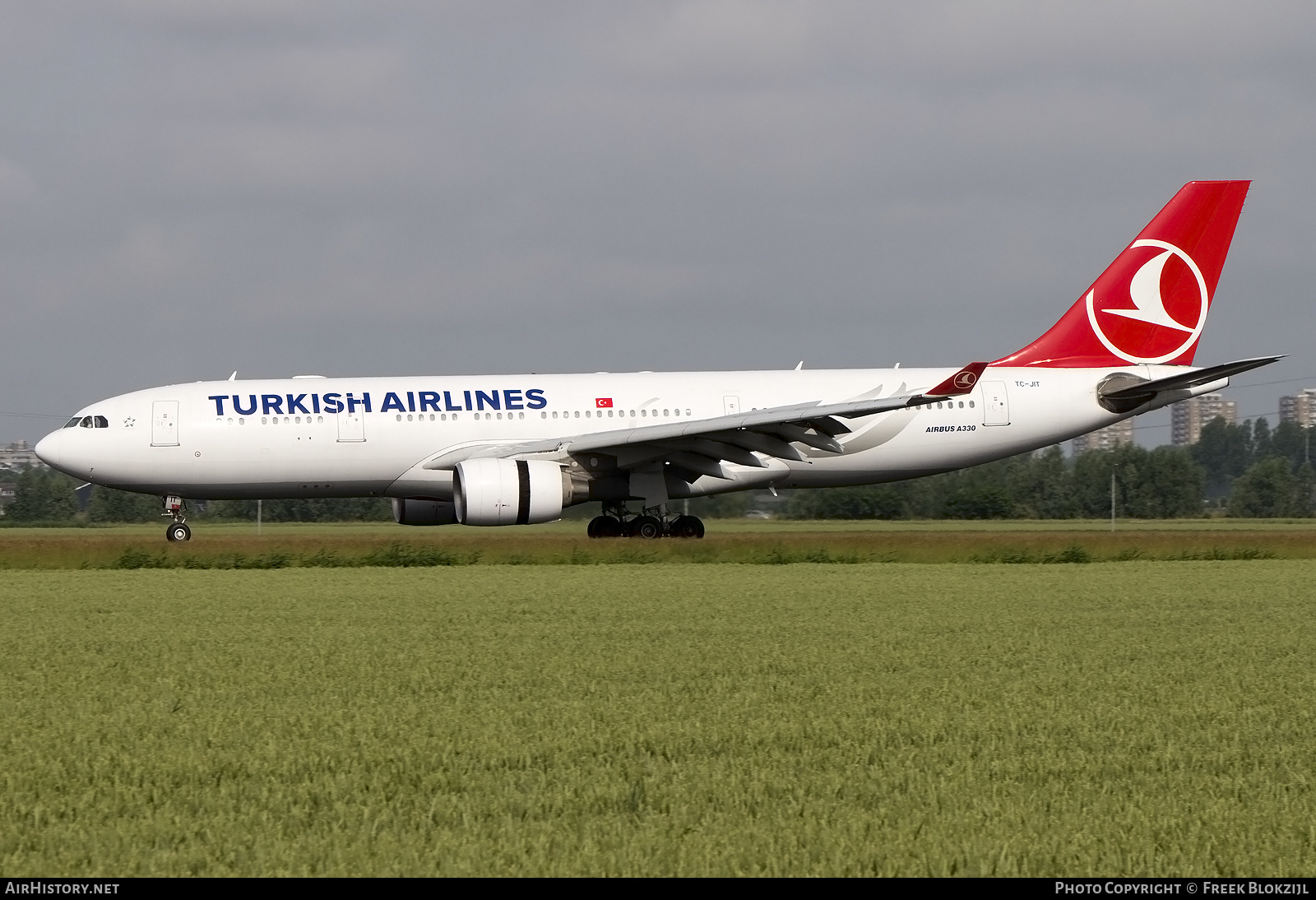 Aircraft Photo of TC-JIT | Airbus A330-223 | Turkish Airlines | AirHistory.net #340005