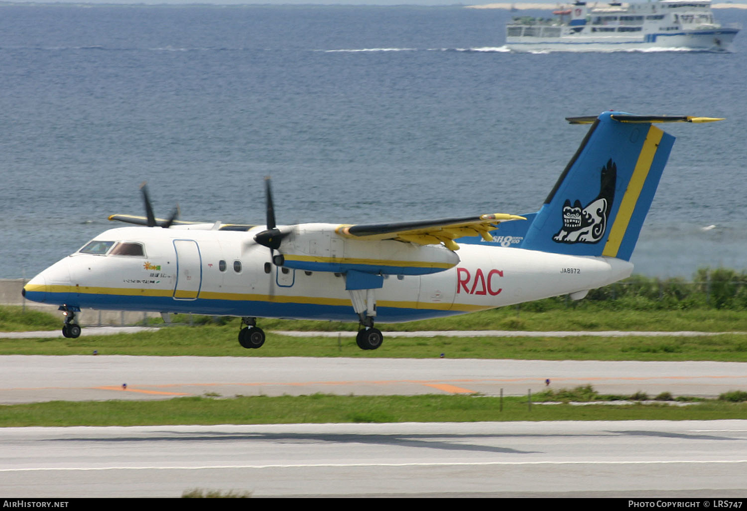 Aircraft Photo of JA8972 | Bombardier DHC-8-103Q Dash 8 | RAC - Ryukyu Air Commuter | AirHistory.net #340014