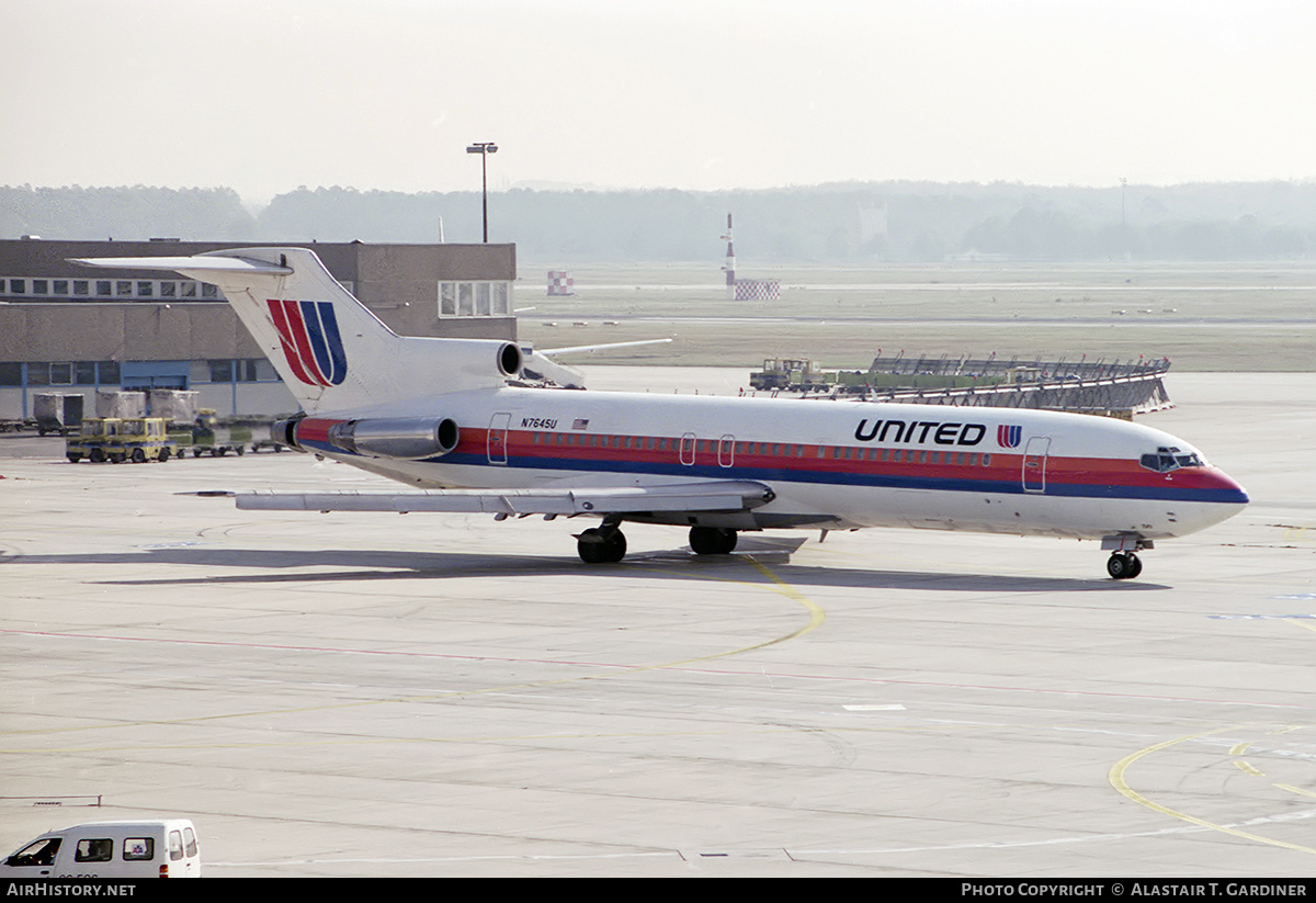 Aircraft Photo of N7645U | Boeing 727-222 | United Airlines | AirHistory.net #340019