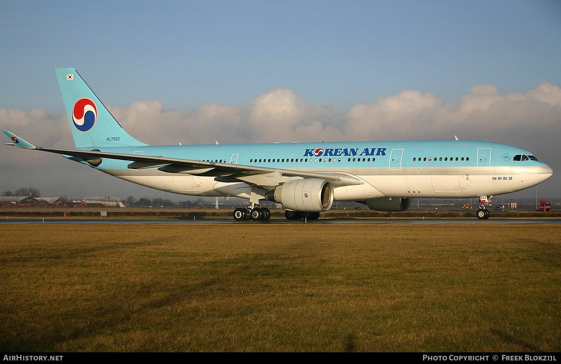Aircraft Photo of HL7552 | Airbus A330-223 | Korean Air | AirHistory.net #340190