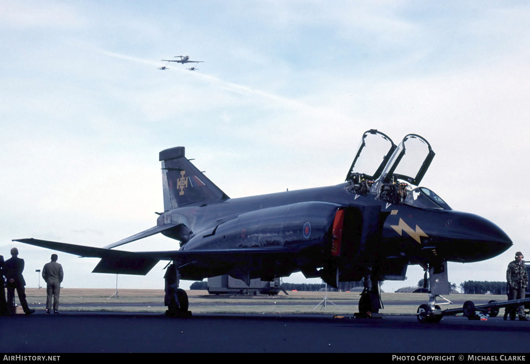 Aircraft Photo of XV582 | McDonnell Douglas F-4K Phantom FG1 | UK - Air Force | AirHistory.net #340337