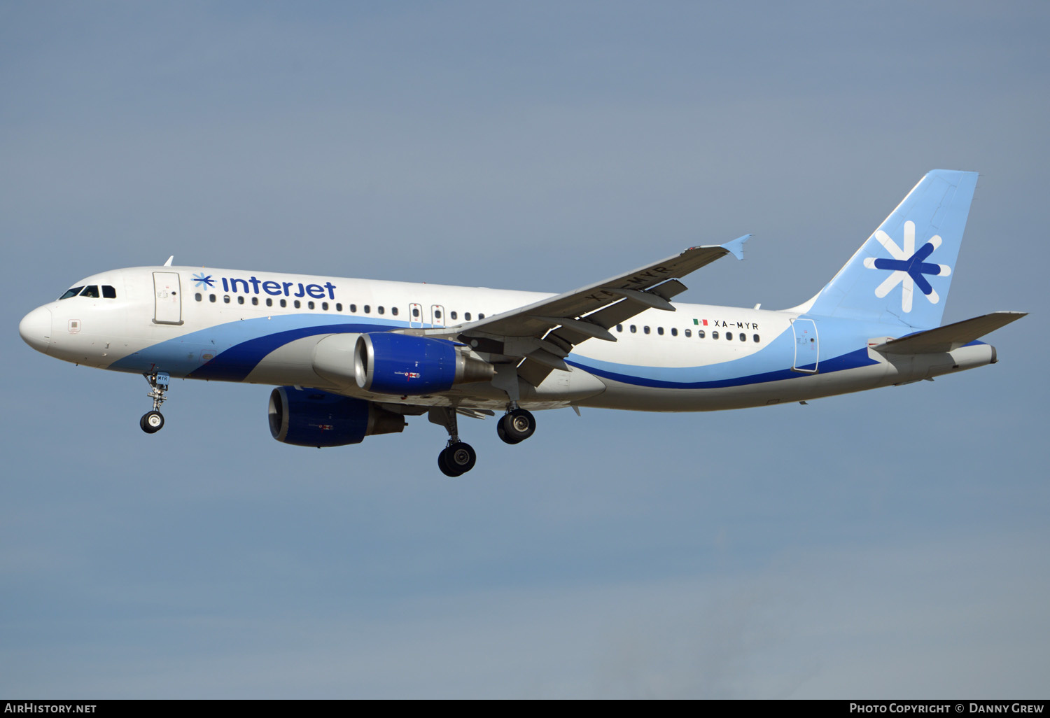 Aircraft Photo of XA-MYR | Airbus A320-214 | Interjet | AirHistory.net #340385