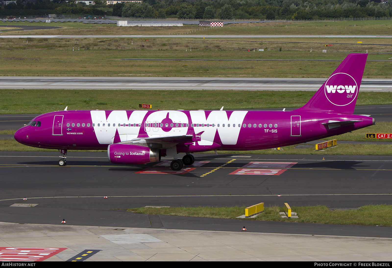 Aircraft Photo of TF-SIS | Airbus A320-232 | WOW Air | AirHistory.net #340433