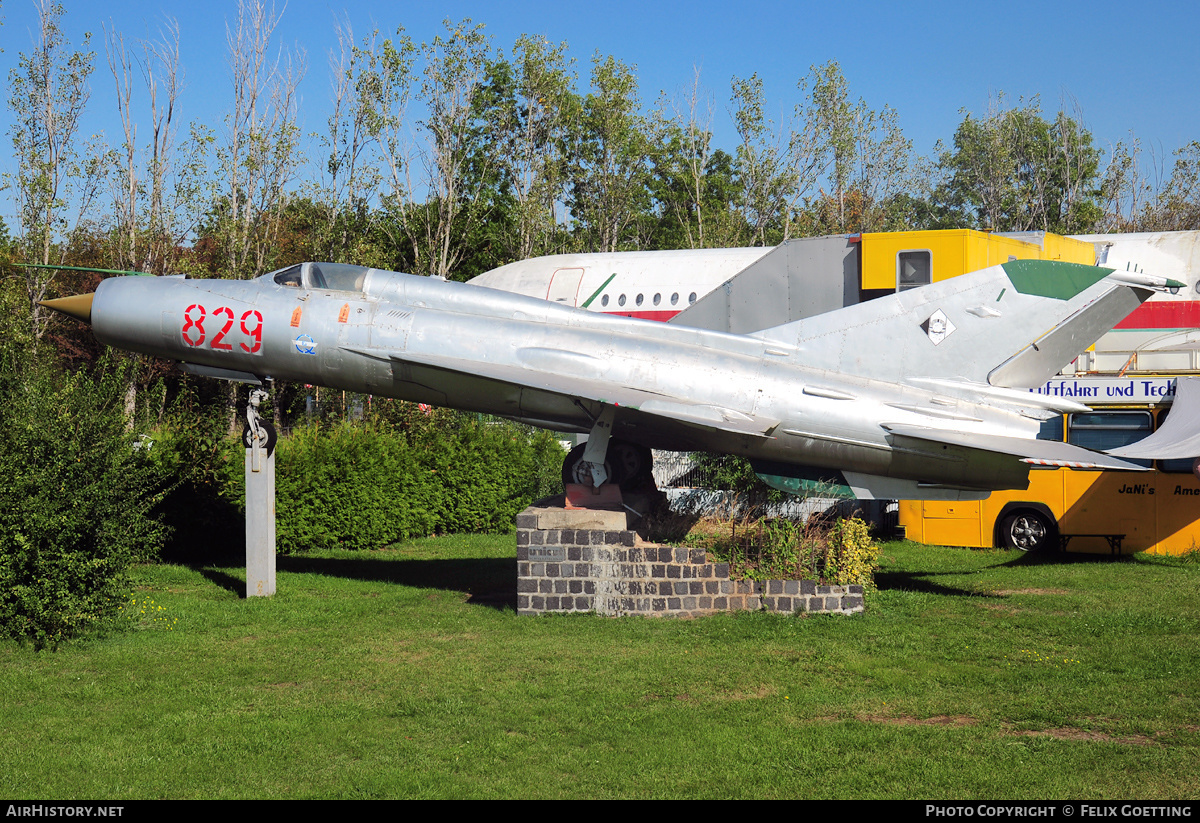 Aircraft Photo of 829 | Mikoyan-Gurevich MiG-21SPS | East Germany - Air Force | AirHistory.net #340586