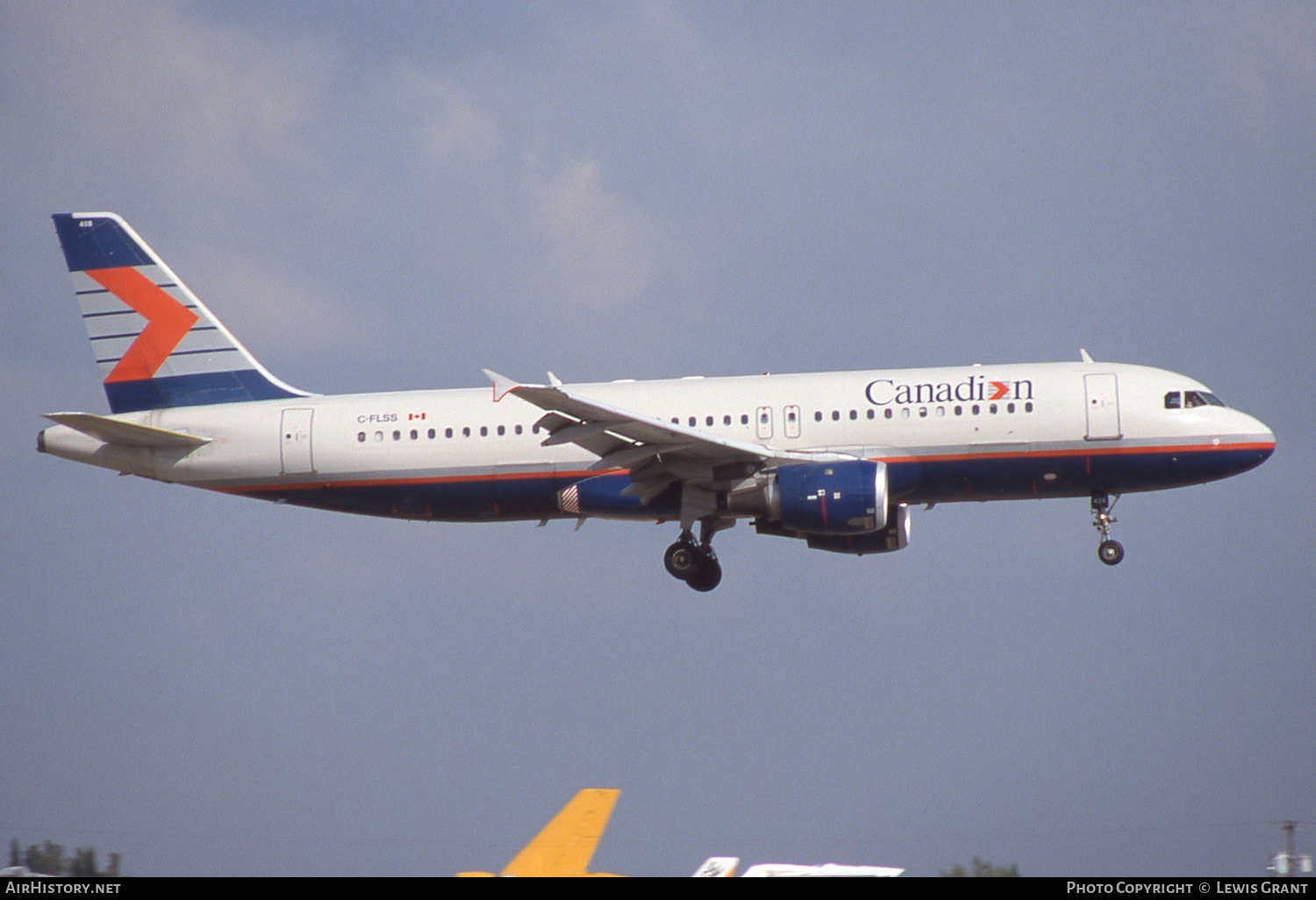 Aircraft Photo of C-FLSS | Airbus A320-211 | Canadian Airlines | AirHistory.net #340620