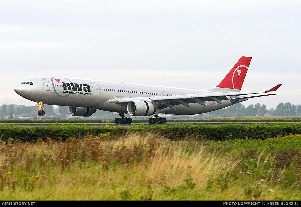 Aircraft Photo of N813NW | Airbus A330-323 | Northwest Airlines | AirHistory.net #340643