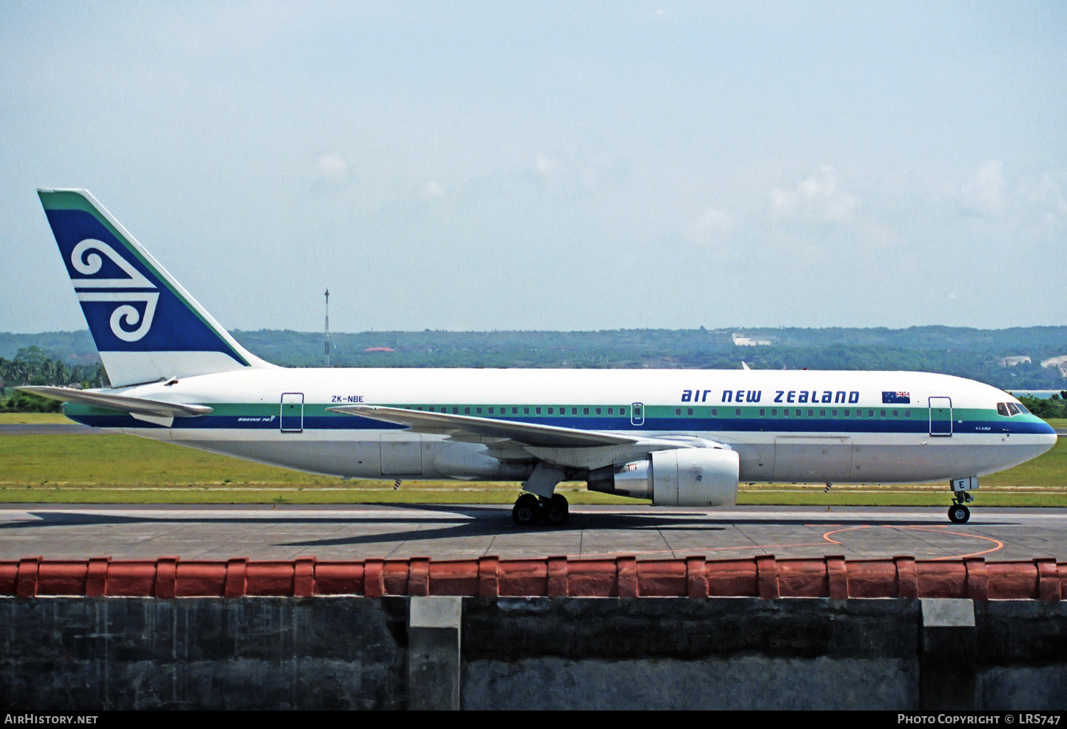 Aircraft Photo of ZK-NBE | Boeing 767-219/ER | Air New Zealand | AirHistory.net #340667