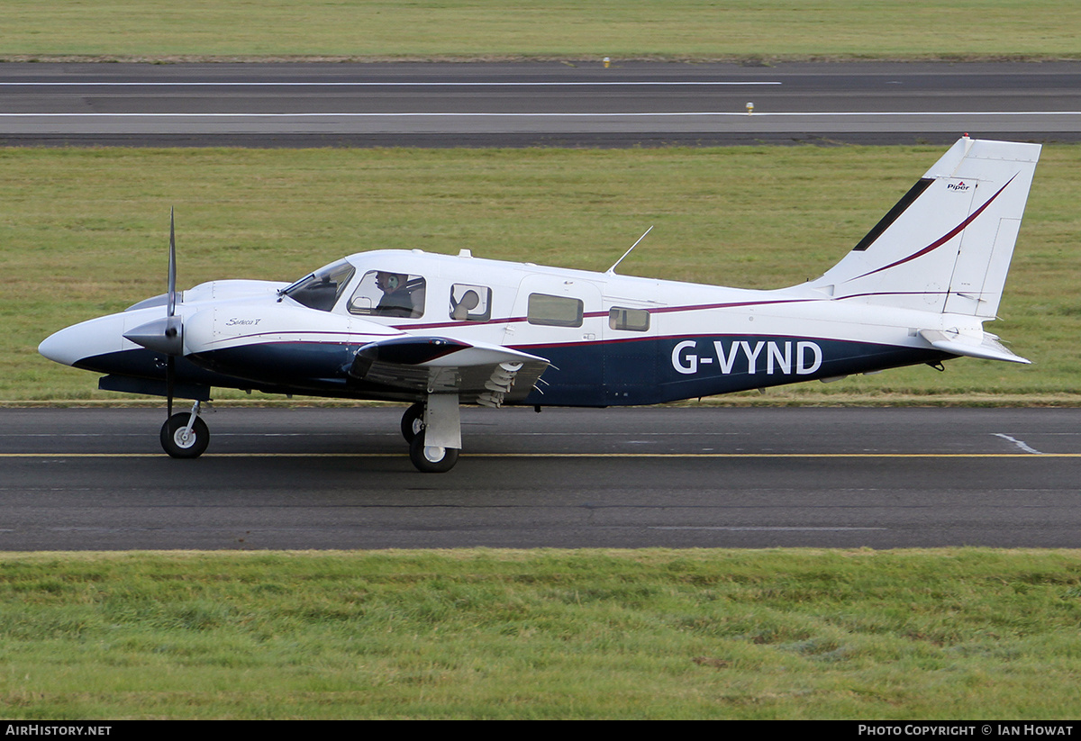 Aircraft Photo of G-VYND | Piper PA-34-220T Seneca V | AirHistory.net #340703