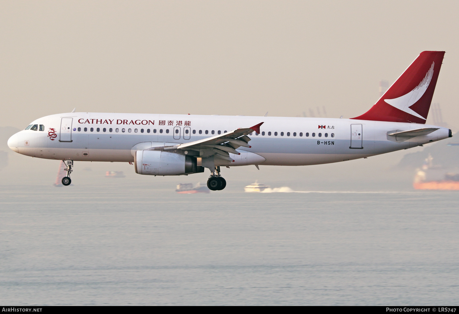 Aircraft Photo of B-HSN | Airbus A320-232 | Cathay Dragon Airways | AirHistory.net #340707