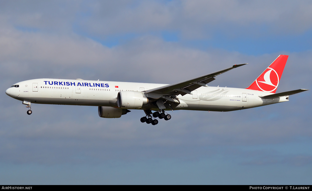 Aircraft Photo of TC-LJD | Boeing 777-3F2/ER | Turkish Airlines | AirHistory.net #340793