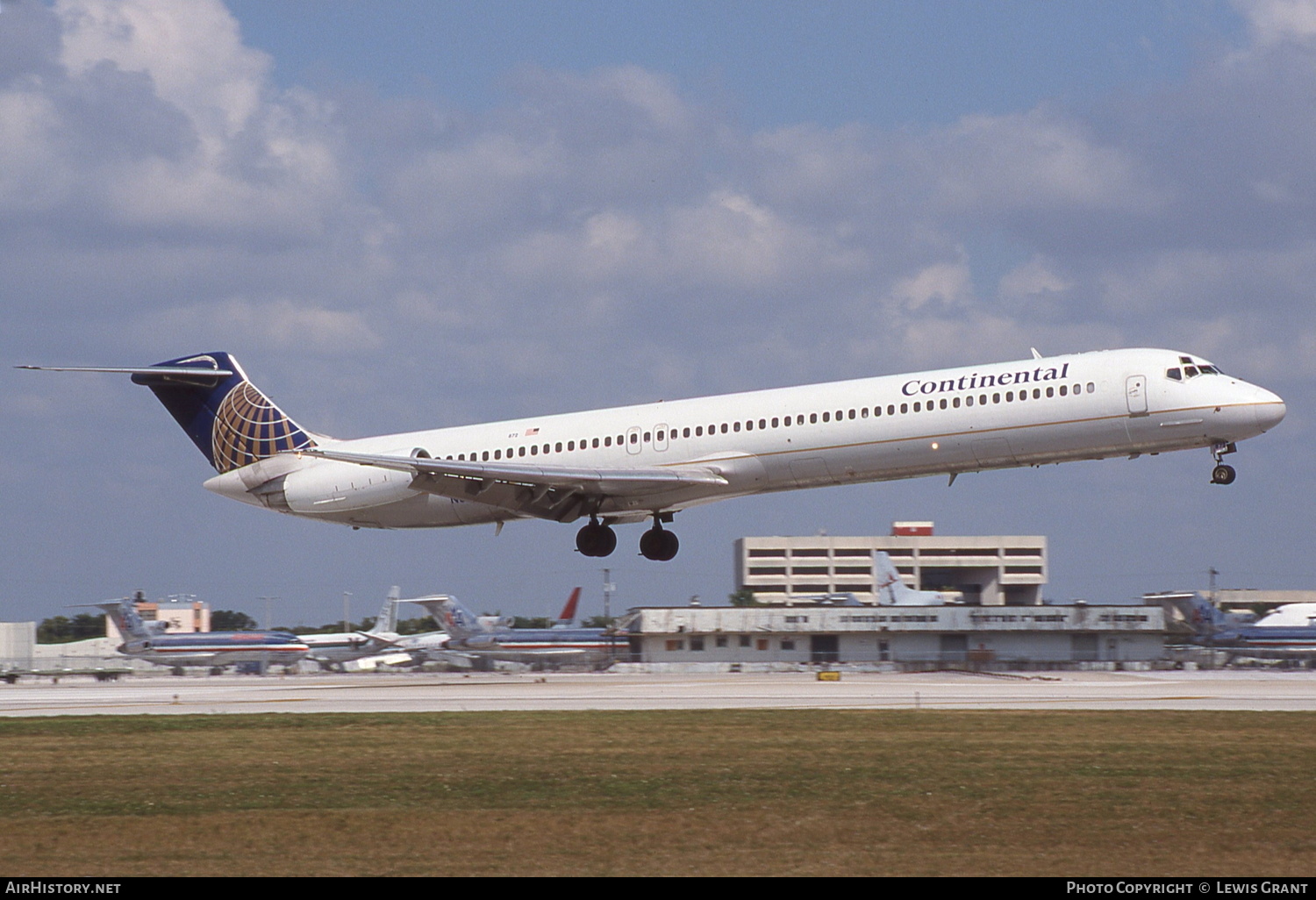 Aircraft Photo of N83872 | McDonnell Douglas MD-82 (DC-9-82) | Continental Airlines | AirHistory.net #340929