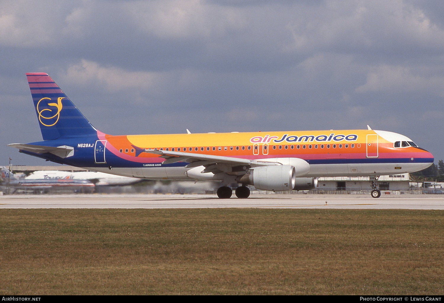 Aircraft Photo of N628AJ | Airbus A320-214 | Air Jamaica | AirHistory.net #341055