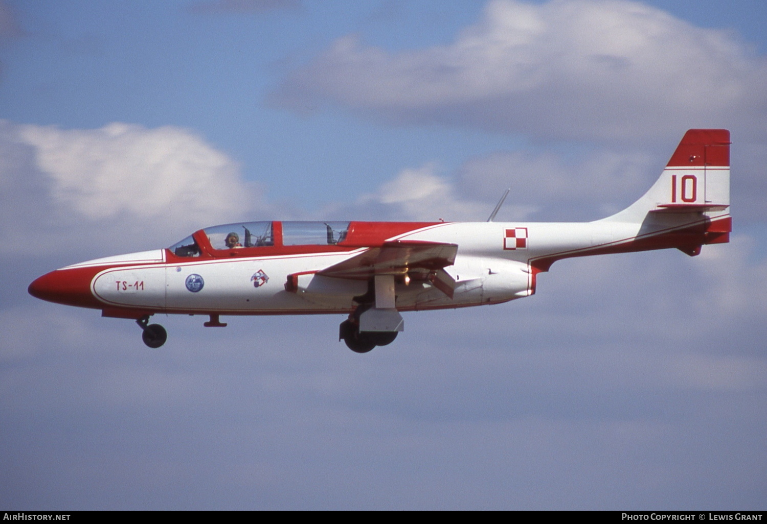 Aircraft Photo of 827 | PZL-Mielec TS-11 Iskra bis B | Poland - Air Force | AirHistory.net #341056