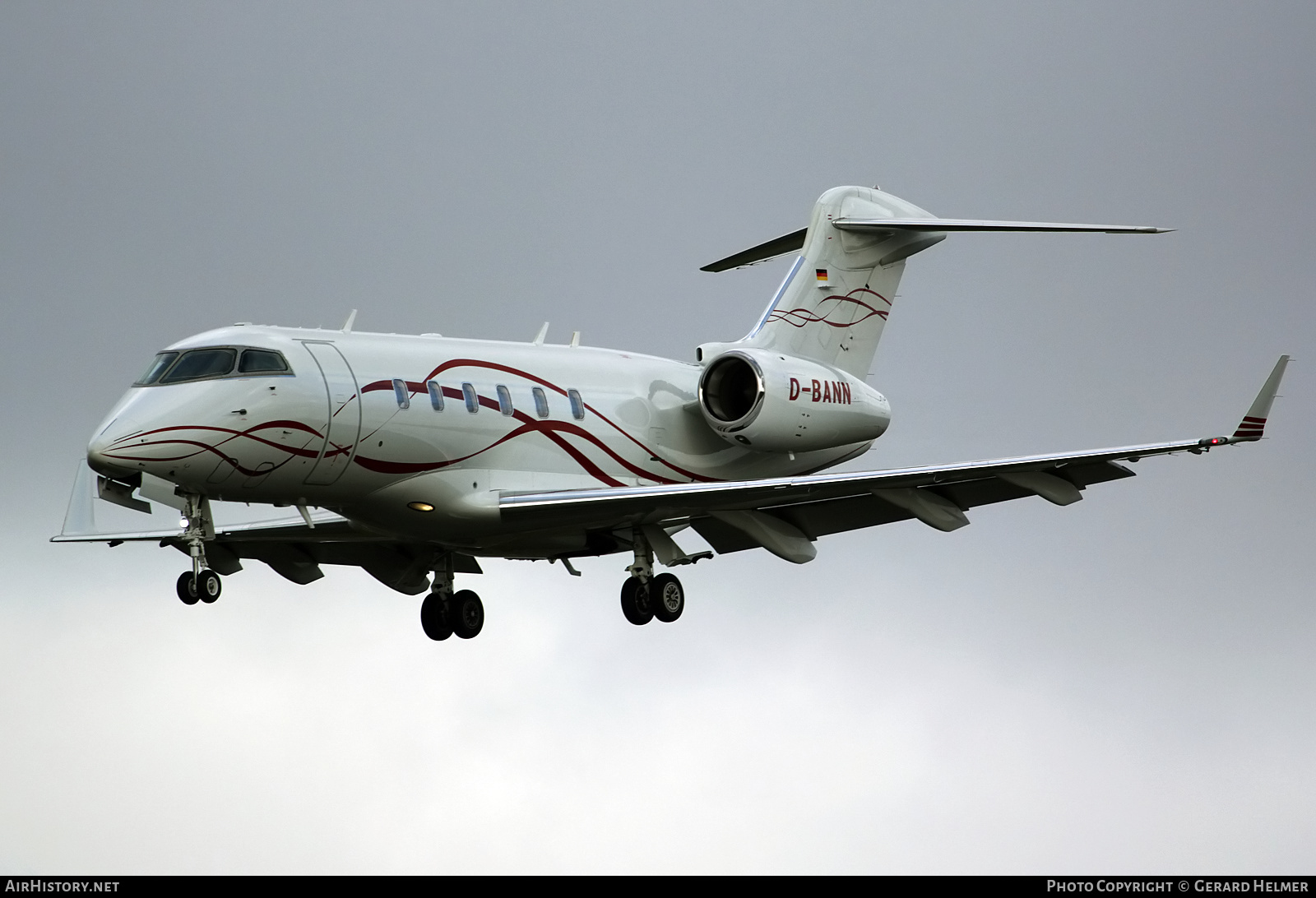 Aircraft Photo of D-BANN | Bombardier Challenger 300 (BD-100-1A10) | AirHistory.net #341155
