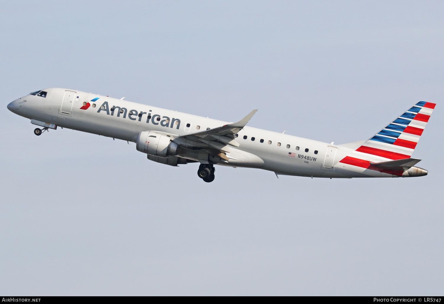 Aircraft Photo of N948UW | Embraer 190AR (ERJ-190-100IGW) | American Airlines | AirHistory.net #341273