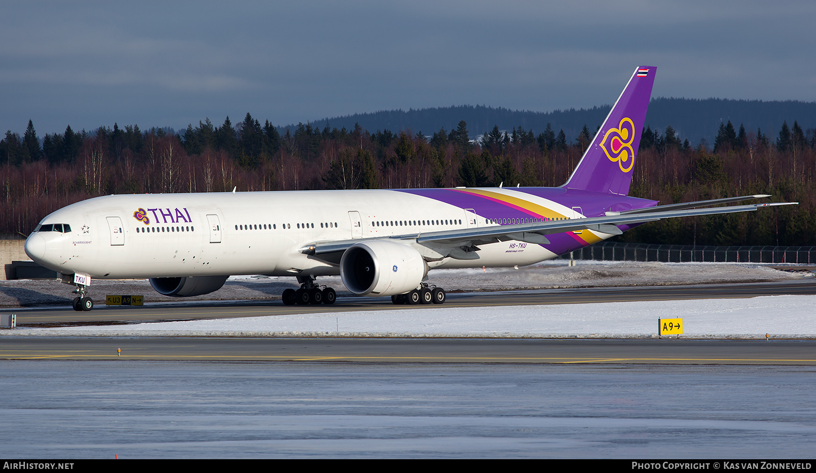 Aircraft Photo of HS-TKU | Boeing 777-3D7/ER | Thai Airways International | AirHistory.net #341372