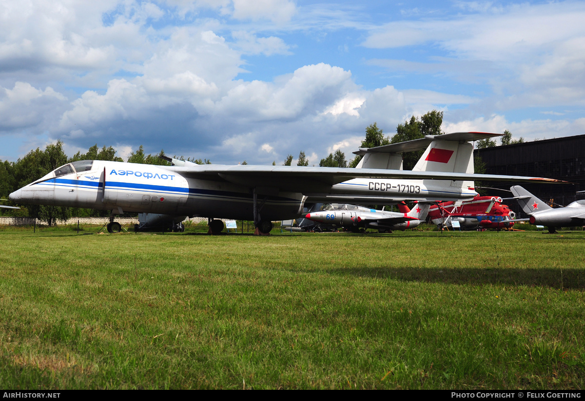 Aircraft Photo of CCCP-17103 | Myasishchev M-17 | Aeroflot | AirHistory.net #341458