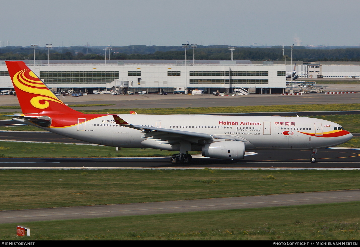 Aircraft Photo of B-6133 | Airbus A330-243 | Hainan Airlines | AirHistory.net #341495