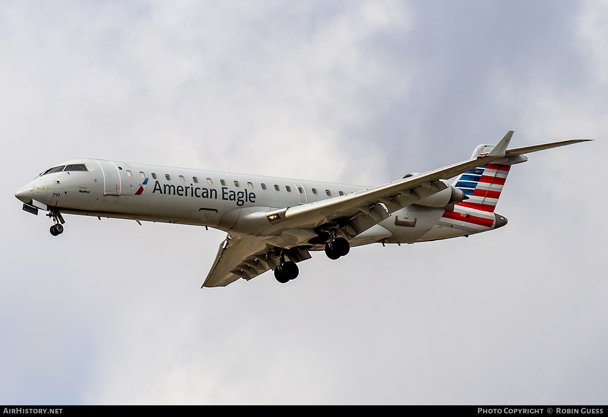 Aircraft Photo of N710SK | Bombardier CRJ-701ER (CL-600-2C10) | American Eagle | AirHistory.net #341528
