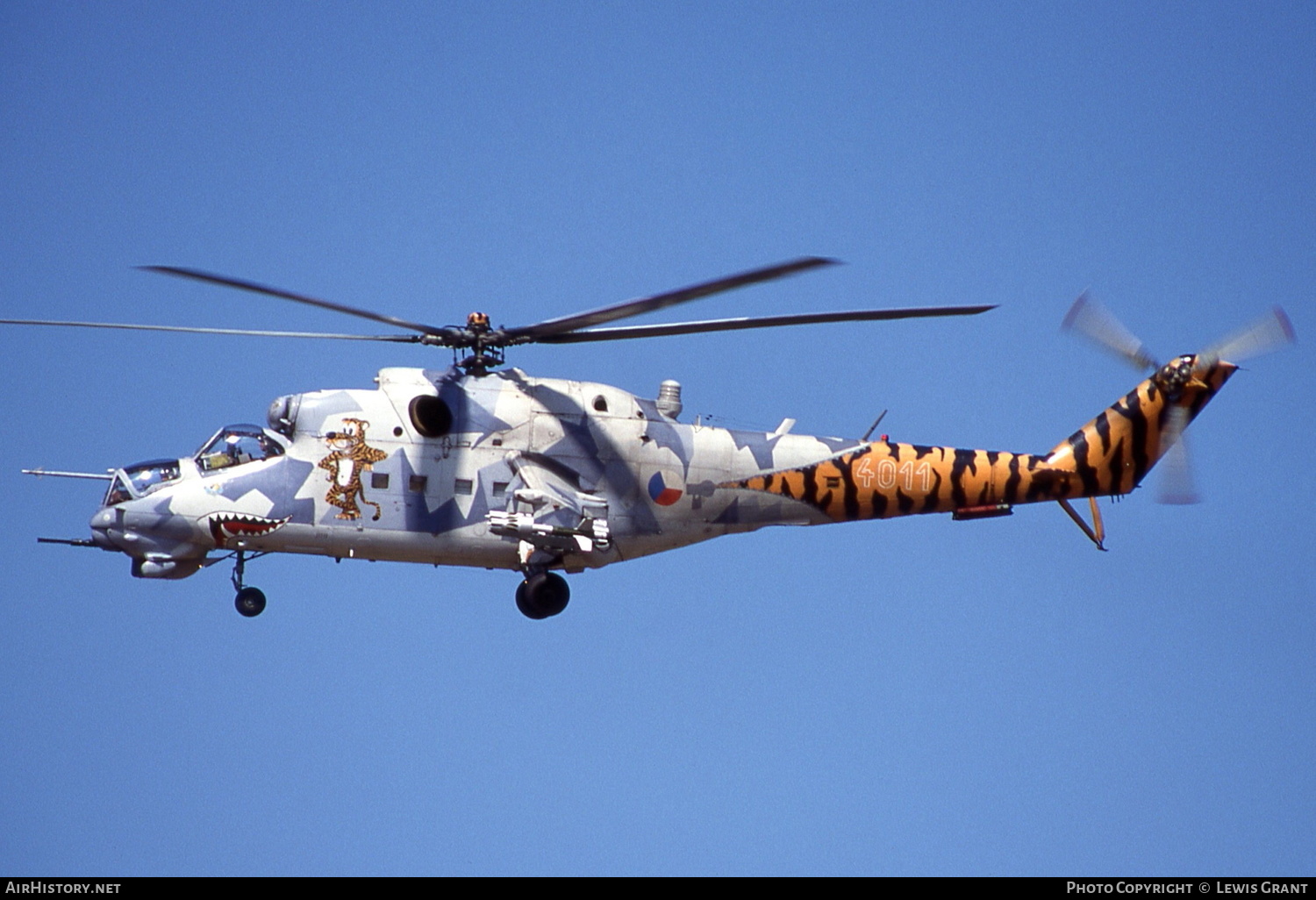 Aircraft Photo of 4011 | Mil Mi-24D | Czechia - Air Force | AirHistory.net #341584