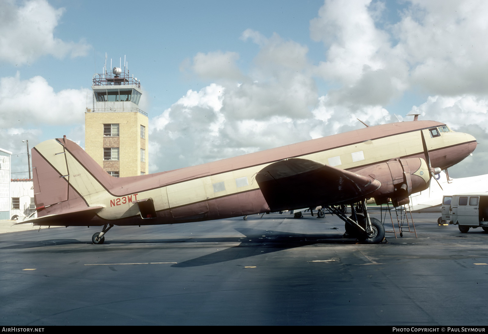 Aircraft Photo of N23WT | Douglas DC-3(C) | AirHistory.net #341589