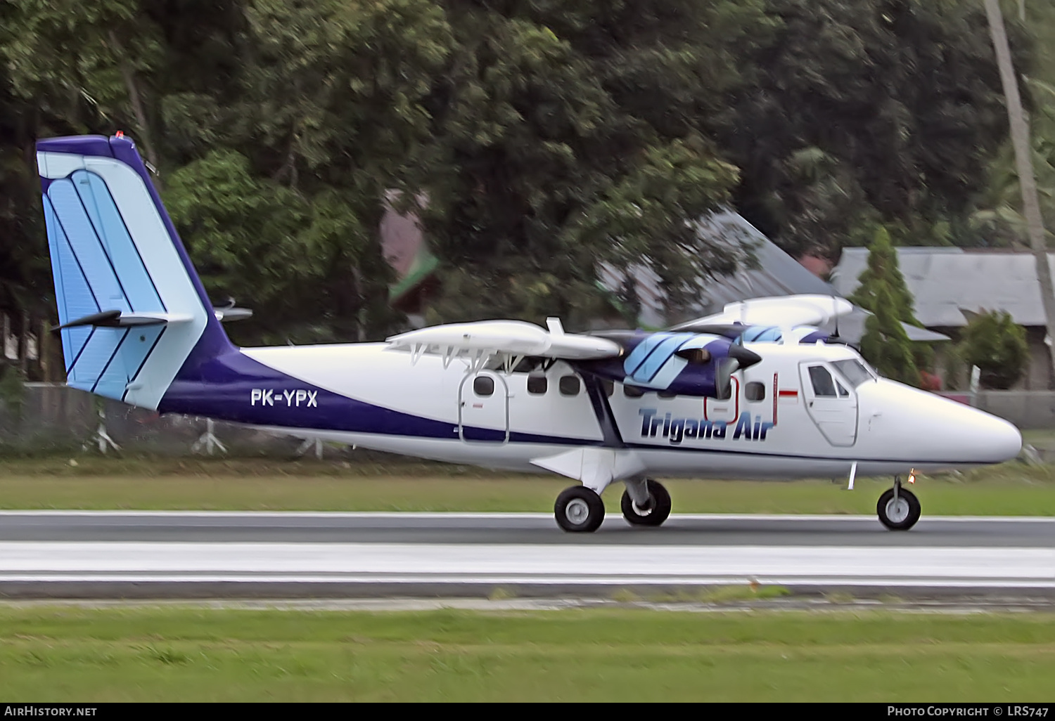 Aircraft Photo of PK-YPX | De Havilland Canada DHC-6-300 Twin Otter | Trigana Air | AirHistory.net #341618