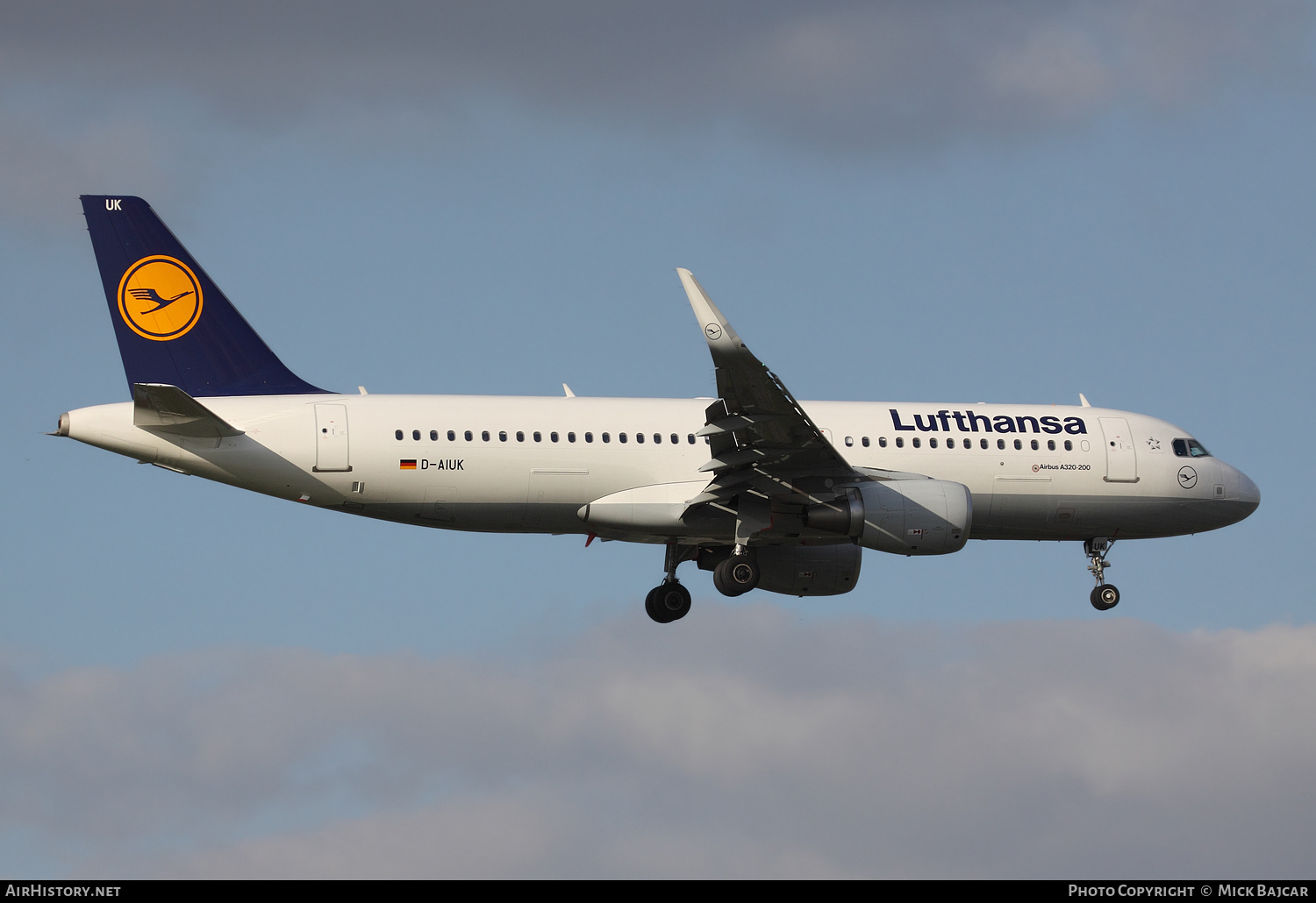 Aircraft Photo of D-AIUK | Airbus A320-214 | Lufthansa | AirHistory.net #341650