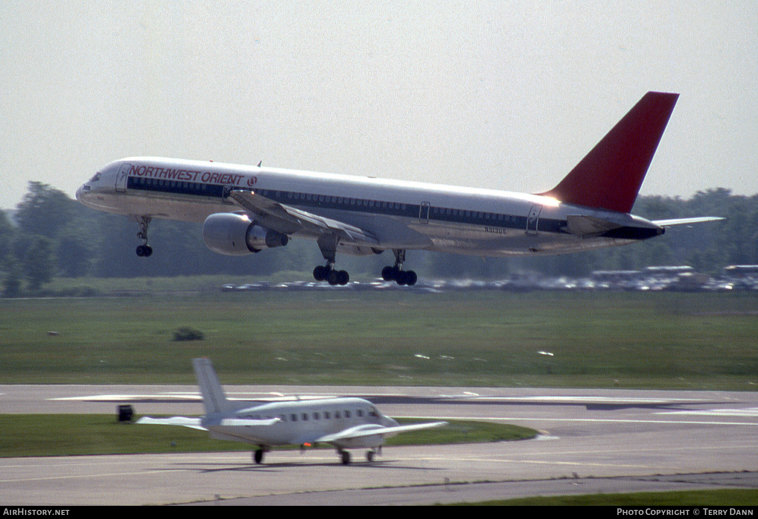 Aircraft Photo of N513US | Boeing 757-251 | Northwest Orient Airlines | AirHistory.net #341762